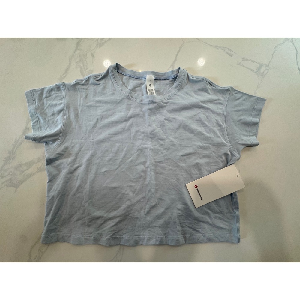 lululemon Cates Tee Relaxed Cropped Size 2 Pastel Blue Women NWT - Picture 4 of 9